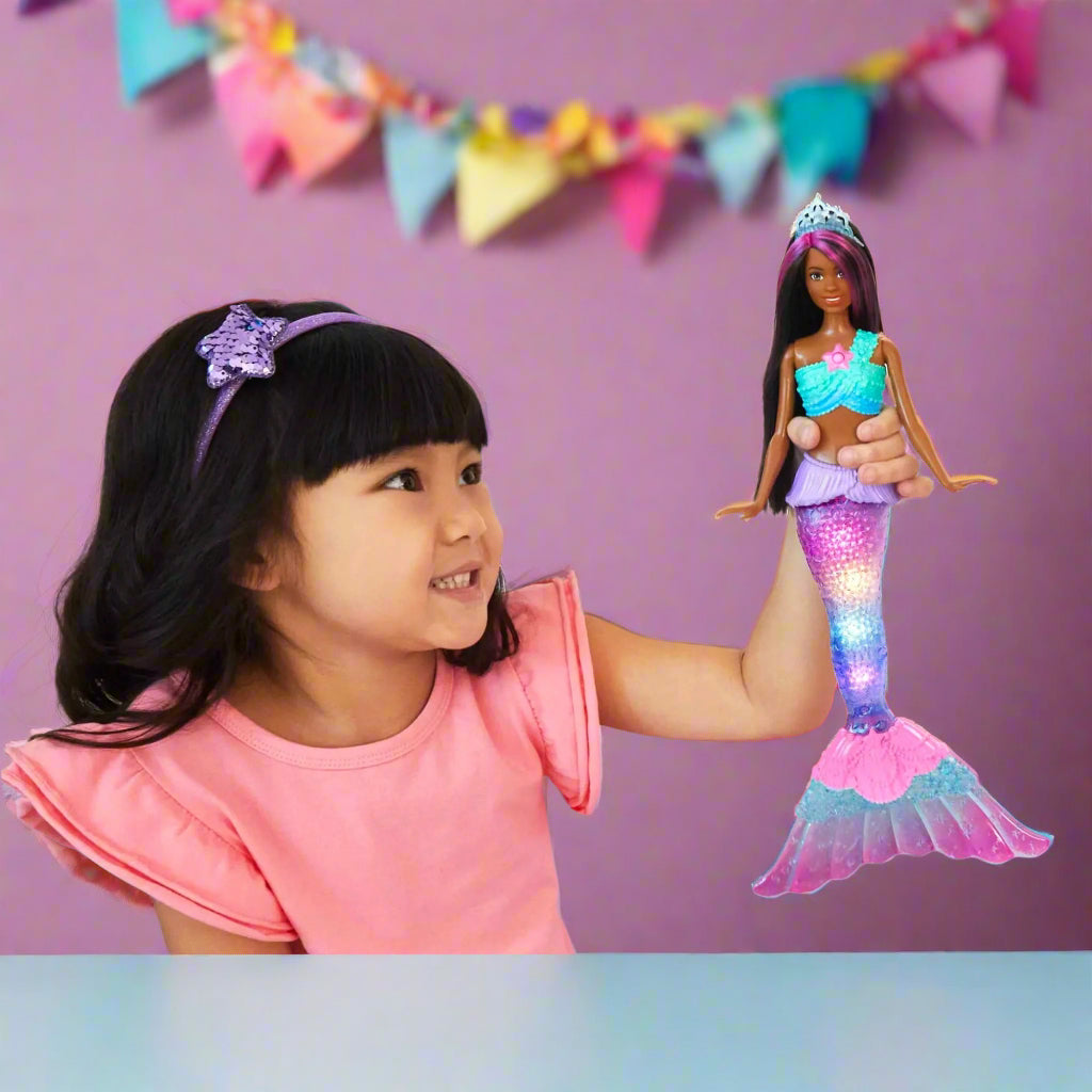 Barbie Dreamtopia Twinkle Lights Brunette Mermaid Doll – Toy
